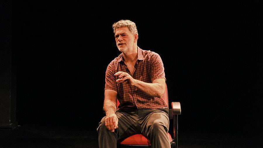 O MOTOCICLISTA NO GLOBO DA MORTE