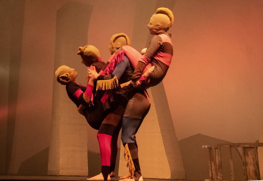 Imagem do evento MOSTRA DE DOCUMENTÁRIOS SOBRE PROCESSOS CRIATIVOS EM TEATRO DO MOVIMENTO - OCO: O NASCIMENTO DO ESPETÁCULO