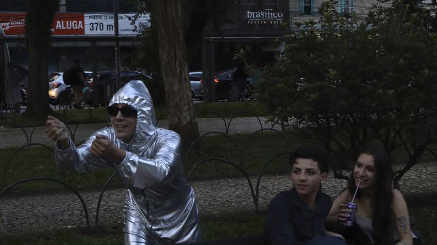 Imagem do evento TODO DIA O MUNDO ACABA, SÓ VOCÊ NÃO PERCEBE
